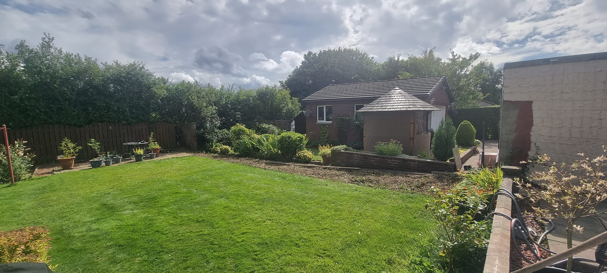Tree surgeon & garden maintenance services